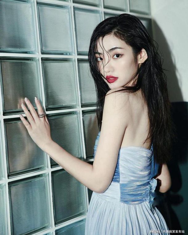 Ů����Т˳��ÿ��˯ǰ����ĸ��ţ�̣�żȻһ��ι�˹�����ĸ����