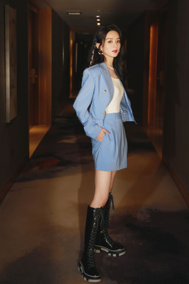 抱上摄证王大腿后,王妃好运连连 抱上摄证王大腿后,王妃好运连连